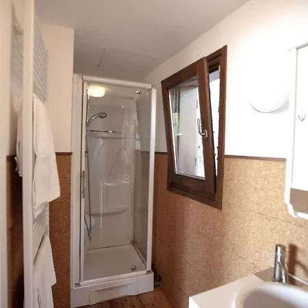 شقة In Tignale/gardasee 36094 *