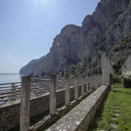 In Tignale/gardasee 36094 Tignale